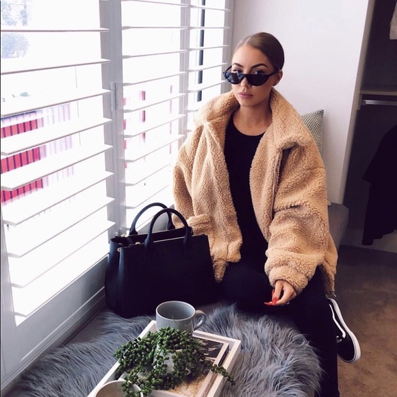 Point Blank Jacket In TAN Teddy - Picture 7 of 8